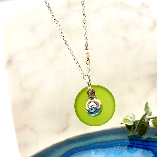 Dome Seaglass set with shell