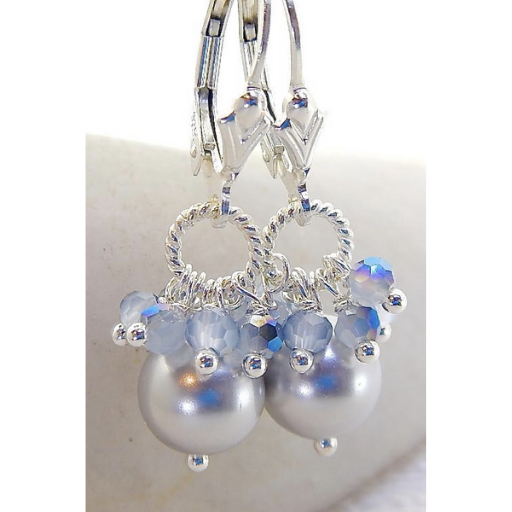 Leslie Earrings - Classic Pearls